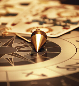 Tarot videncia-333x360 Tarot y Cartas Tarot y cartas  