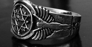 Tarot anillo-del-rey-Salomon-390x200 El anillo del Rey Salomón y su poder esotérico amuletos